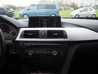 BMW 3-serie 320i High executive picture 17