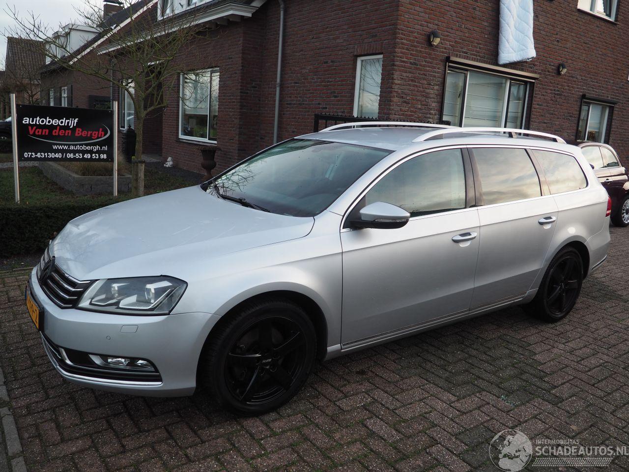 Volkswagen Passat 1.4 tsi High Exe l