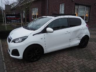 damaged passenger cars Peugeot 108 1.0 E-VTi Active Top! 2016/4
