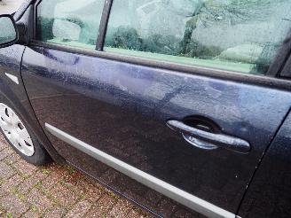 Renault Scenic 1.6-16V Business Line picture 8