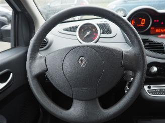 Renault Twingo 1.2-16VCollection picture 17