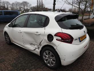 Peugeot 208 1.2 PureTech Blue lion picture 6