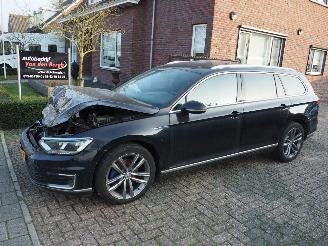 krockskadad bil auto Volkswagen Passat 1.4 TSI GTE Highline 2015/10