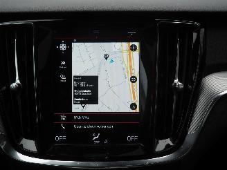 Volvo V-60 2.0 B3 r-Design Motorschade picture 15