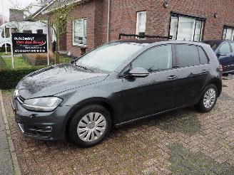 skadebil auto Volkswagen Golf 1.4 TSI Connected Serie DSG 2016/6