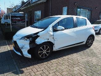 skadebil auto Toyota Yaris 1.5 hybrid design sport 2018/4