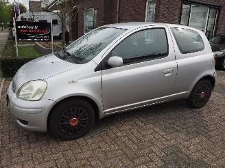 Schadeauto Toyota Yaris 1.3 VVT-i Sol Automaat 2004/1