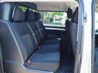 Opel Vivaro 2.0 BlueHDI DubbelCabine Automaat picture 17