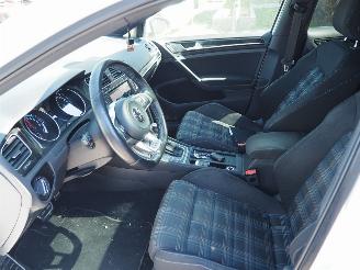 Volkswagen Golf 1.4 TSI GTE Connected Series picture 22