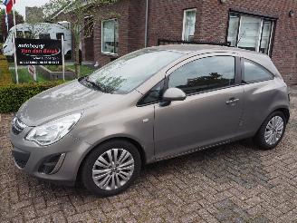 Avarii autoturisme Opel Corsa 1.4 16v Cosmo 2011/11