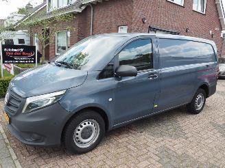 krockskadad bil bedrijf Mercedes Vito 110CDI Functional Lang 2021/9
