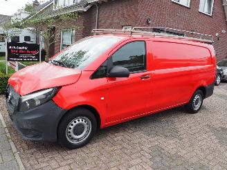 krockskadad bil bedrijf Mercedes Vito 114CDI Extra Lang 2021/2