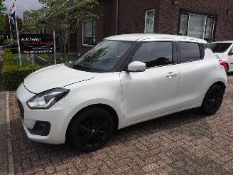 Voiture accidenté Suzuki Swift 1.2 Stijl Smart Hybrid 2018/8