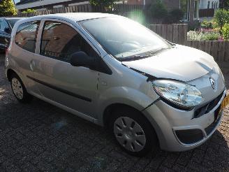 Renault Twingo 1.2 Authentique picture 3