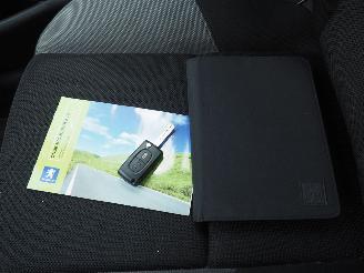 Peugeot 207 1.4-16V X-Line Automaat picture 21