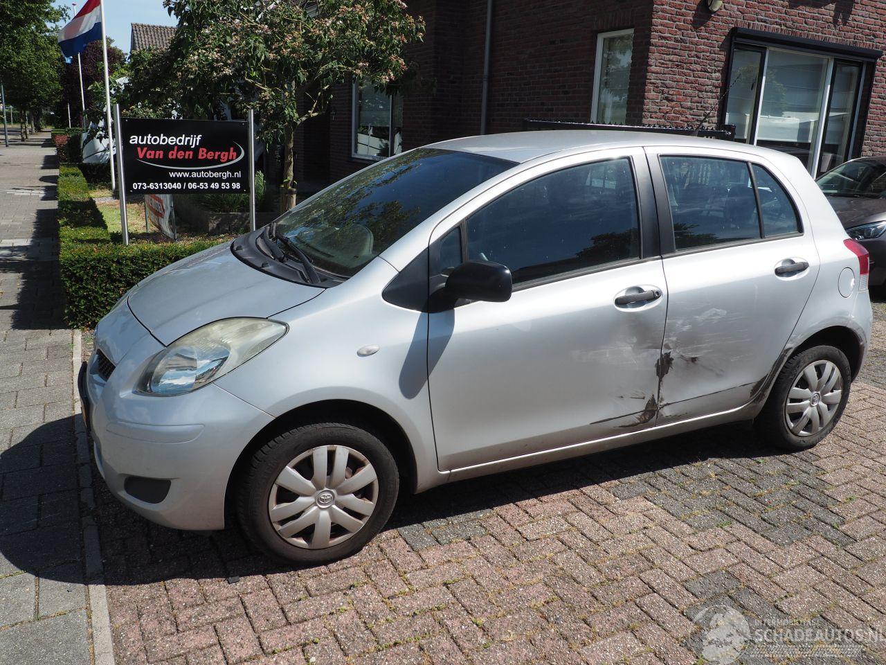 Toyota Yaris 1.0 VVTi Acces