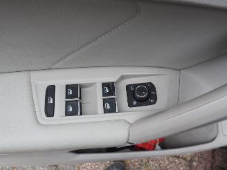 Volkswagen Tiguan 2.0 Tdi R-Line Connected Serie picture 35