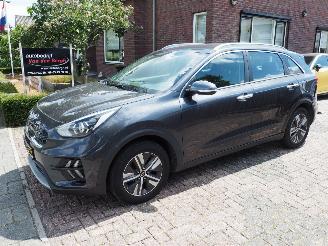 Vaurioauto  passenger cars Kia Niro 1.6 Gdi Hybrid ExecutiveLine 2019/11