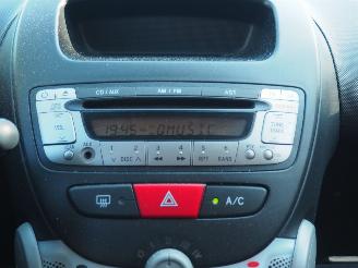 Peugeot 107 1.0 Active Automaat picture 17