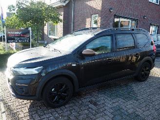 damaged passenger cars Dacia Jogger 1.6 Hybrid 140 Extreme 7P 2024/1