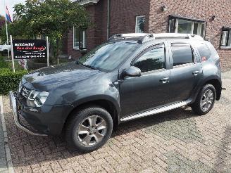 Schadeauto Dacia Duster 1.2Tce 4X2 BlackShadow 2017/8