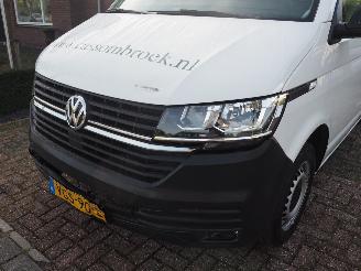 Volkswagen Transporter 2.0 TDi L1H1 DC 5 Persoons picture 10
