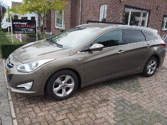 Damaged car Hyundai I-40 1.6 Gdi Blue Business Edition 2012/6