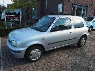 Vaurioauto  passenger cars Nissan Micra 1.3 LX Automaat 1996/3