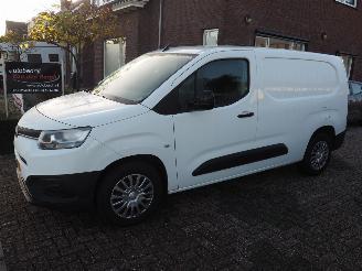 krockskadad bil bedrijf Toyota Proace City 1.5 D-4D Runner Long L2 2022/1