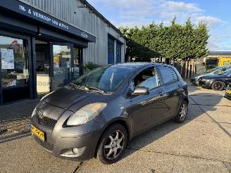 damaged passenger cars Toyota Yaris 1.3 74KW AIRCO 5 DEURS 2009/3