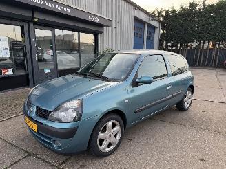 Schadeauto Renault Clio 1.2 16V 55KW KM: 70.000 NAP! 2004/6