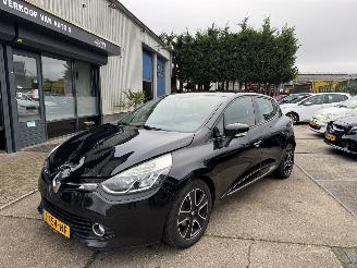Schadeauto Renault Clio 1.2 16V 54KW AIRCO 2013/2