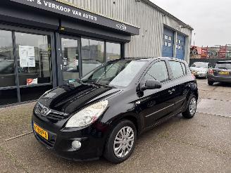 krockskadad bil auto Hyundai I-20 1.2 57KW AIRCO 5-DEURS 2010/5