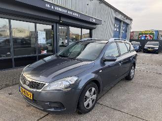 Schadeauto Kia Ceed 1.4 AIRCO 2011/1
