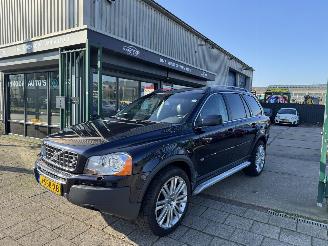 Damaged car Volvo Xc-90 4.4 V8 232KW Momentum Automaat 7 Persoons 2005/10