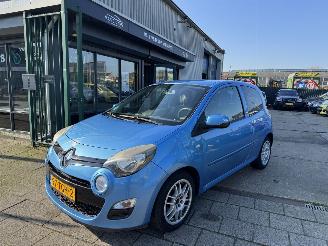 Vaurioauto  passenger cars Renault Twingo 1.2 16V AIRCO 2012/1