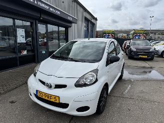 Toyota Aygo 1.0 12V AIRCO 5-DRS picture 2