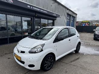 krockskadad bil auto Toyota Aygo 1.0 12V AIRCO 5-DRS 2011/3