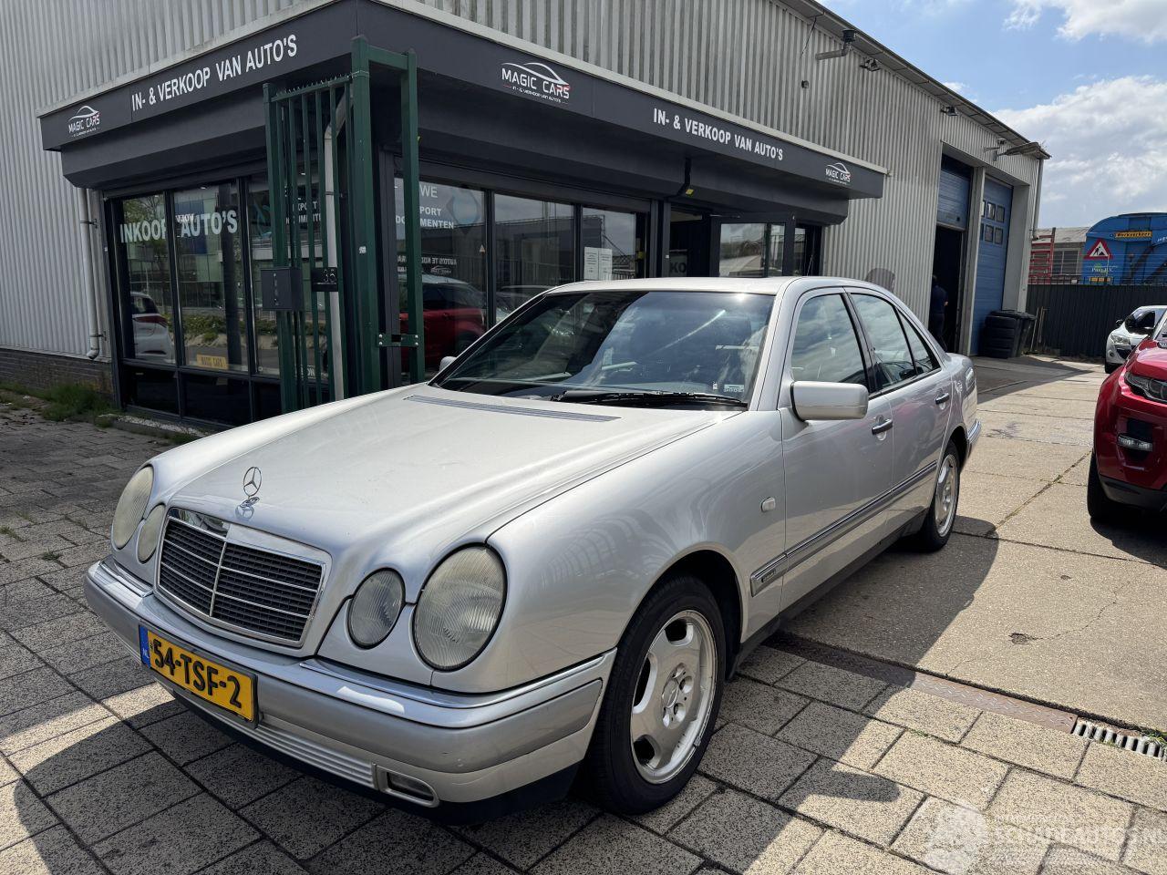 Mercedes E-klasse E290 Turbo Diesel Automaat Leer