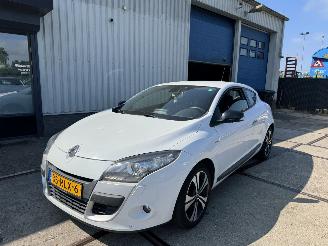 uszkodzony samochody osobowe Renault Mégane Coupe 2.0 102KW AUTOMAAT BOSE LEER 2011/6