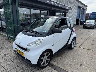 damaged passenger cars Smart Fortwo 1.0 52KW AIRCO AUT 2007/11