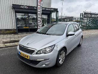 Vaurioauto  passenger cars Peugeot 308 1.2 81KW AIRCO 5-DEURS 2016/10