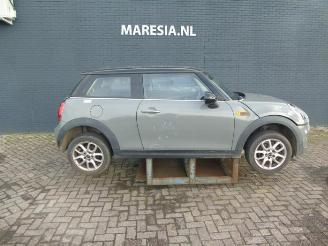 krockskadad bil auto Mini Mini Mini (F56), Hatchback 3-drs, 2013 1.5 12V Cooper 2015/9