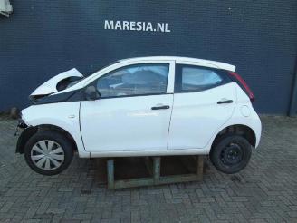 Vrakbiler auto Toyota Aygo Aygo (B40), Hatchback, 2014 1.0 12V VVT-i 2021/10