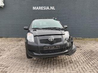 Toyota Yaris Yaris II (P9), Hatchback, 2005 / 2014 1.3 16V VVT-i picture 2