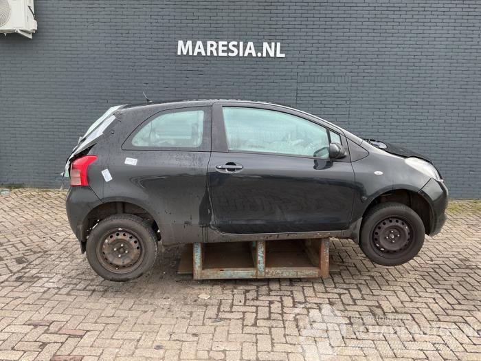 Toyota Yaris Yaris II (P9), Hatchback, 2005 / 2014 1.3 16V VVT-i