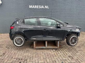 Coche siniestrado Renault Clio Clio IV (5R), Hatchback 5-drs, 2012 / 2021 0.9 Energy TCE 90 12V 2017/1
