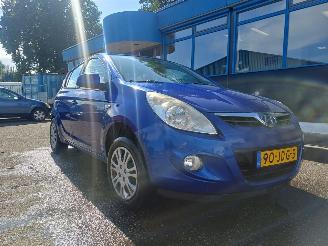 Vaurioauto  passenger cars Hyundai I-20 1.2i DynamicVersion 2009/4