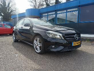 uszkodzony samochody osobowe Mercedes A-klasse 180 2013/9