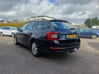 Skoda Octavia 1.2 TSI Grt Amb Bns picture 3